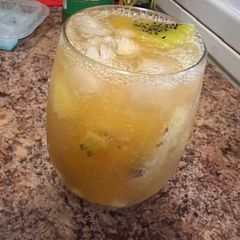 A picture of Kiwi mango spritzer.