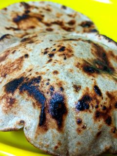 गुजरात की प्रसिद्ध बाजरे की रोटी रेसिपी मुख्य फोटो