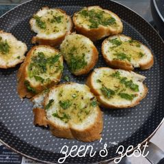 A picture of Instant Garlic Bread.