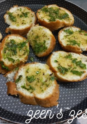 A picture of Instant Garlic Bread.