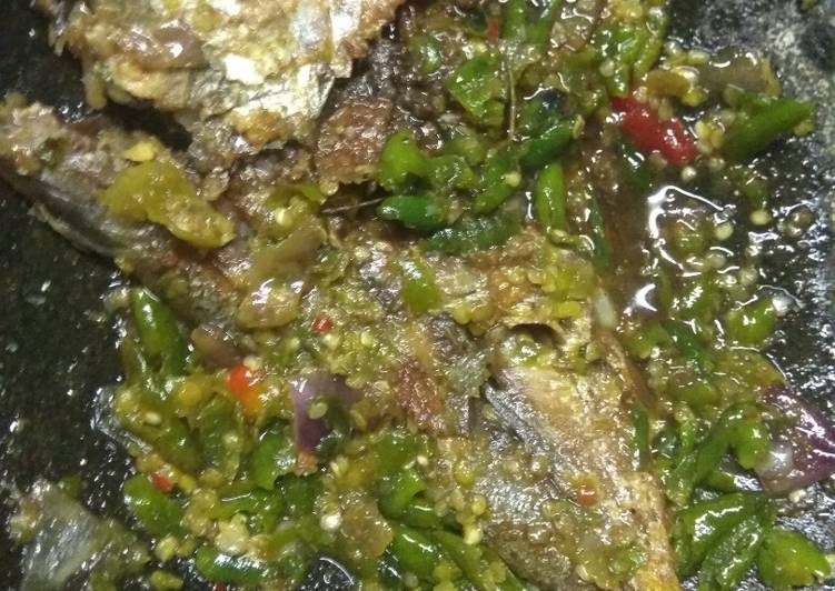 Bagaimana meracik Sambal Ikan asin Peda Lezat