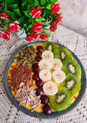 A picture of Mango Oats Smoothie Bowl.