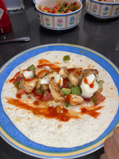 Una foto de Fajitas de verdura y pollo picante
