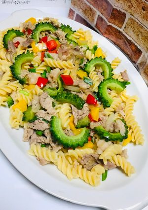 Una foto de Fusilli con Carne de Cerdo y Vegetales a Mi Estilo!