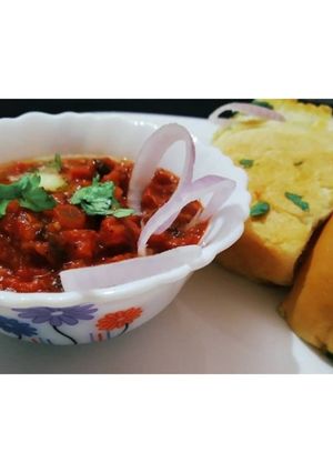 पाव भाजी(pav bhaji recipe in hindi) रेसिपी मुख्य फोटो