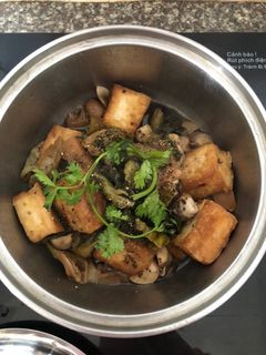 Hình của món Đậu hủ nấm rơm kho cải chua (món chay).