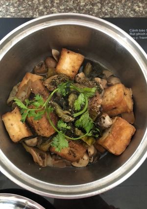 Hình của món Đậu hủ nấm rơm kho cải chua (món chay).