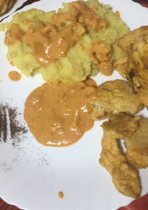 O poză a rețetei Piept de pui cu piure de cartofi și sos de unt.