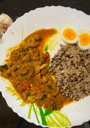 கருப்பு உளுந்து சாதம் மட்டன் கிரேவி செய்முறை முக்கிய புகைப்படம்