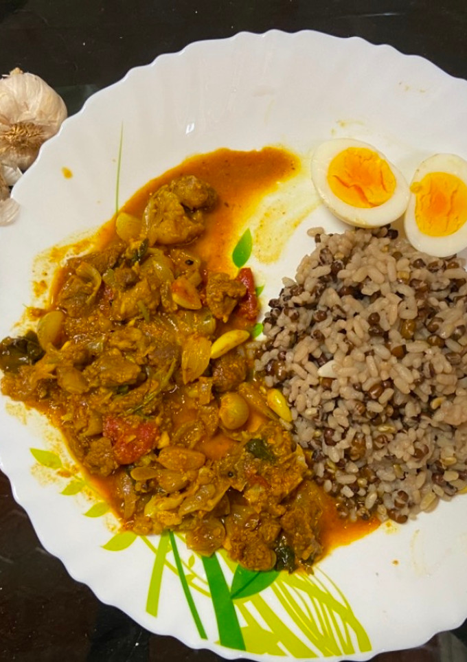 கருப்பு உளுந்து சாதம் மட்டன் கிரேவி செய்முறை முக்கிய புகைப்படம்