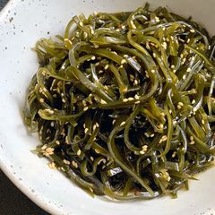 A picture of Kombu (Kelp) Salad.