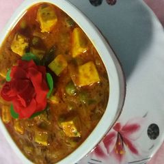 A picture of Matar paneer.