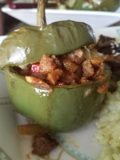 Una foto de Morrones rellenos (🌱) veganos