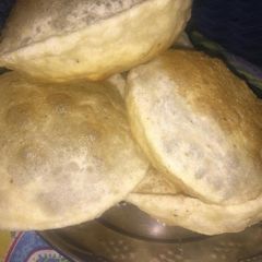 A picture of Bhatura.