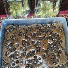 A picture of Whole wheat banana choco chip cake.