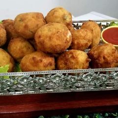 A picture of Sphagettie balls.