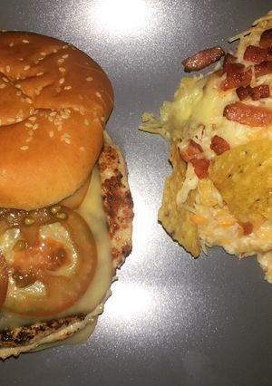 Foto principal de Burger y nachos caseros