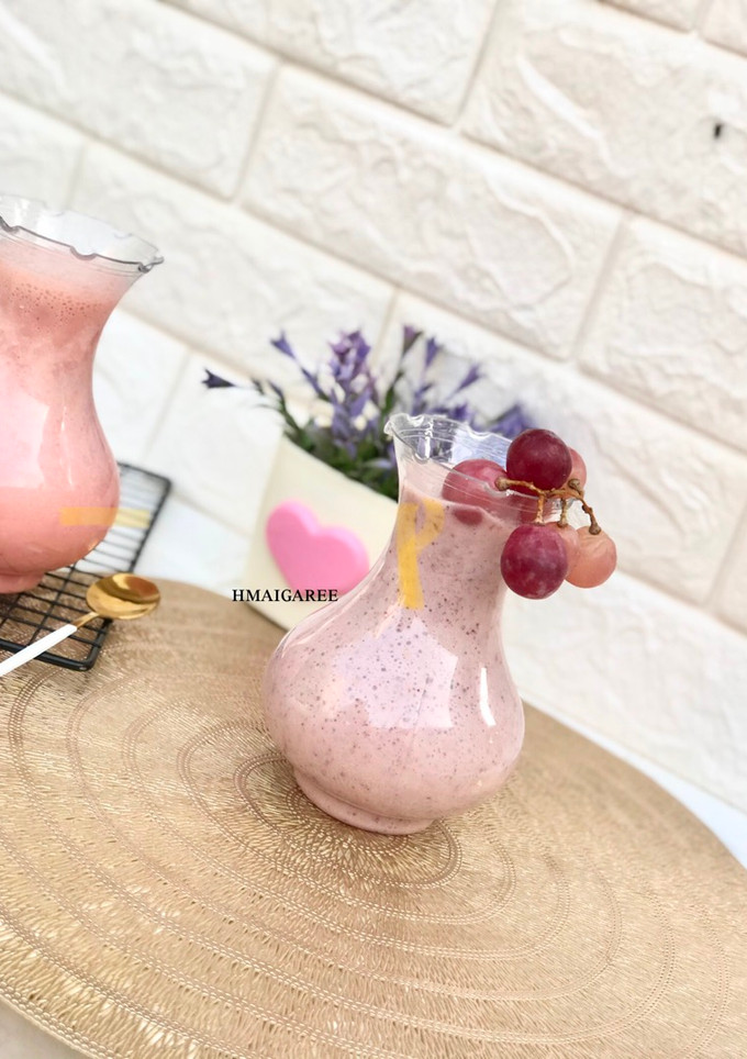 A picture of Grape smoothie.