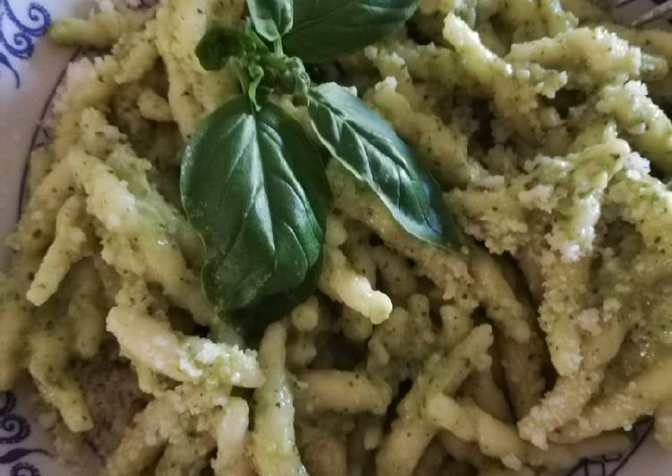 Trofie al pesto di zucchine