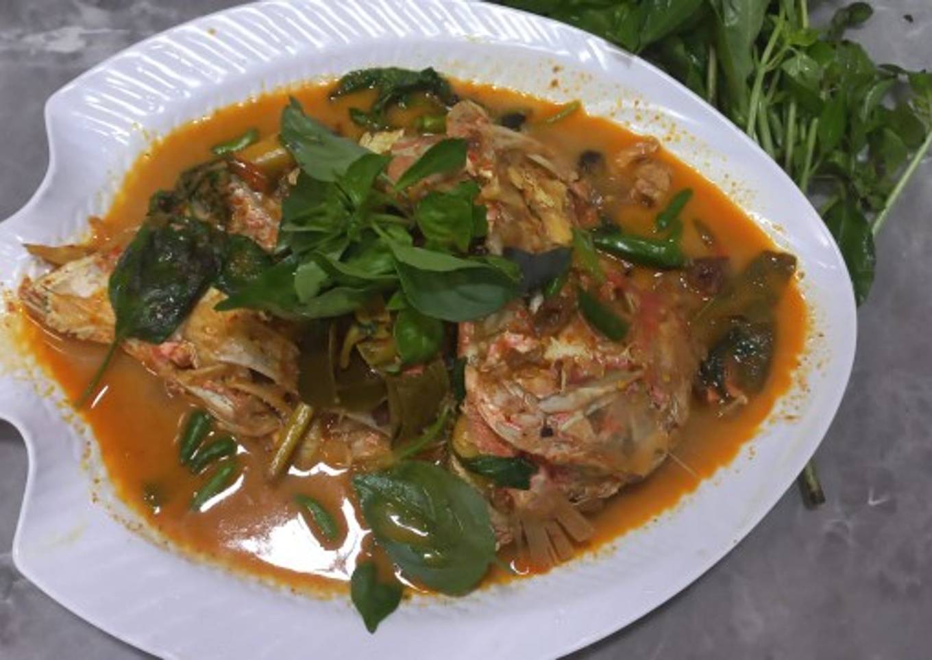 Kepala kakap merah kuah pedas asam manis+kemangi