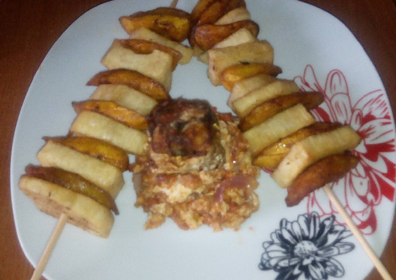 Eggs sauce,fried fish,Dodo and fried yam