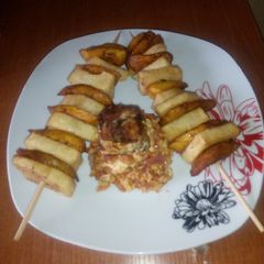 A picture of Eggs sauce,fried fish,Dodo and fried yam.