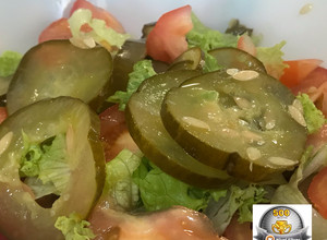 Una foto de Ensalada de pepinos agridulces