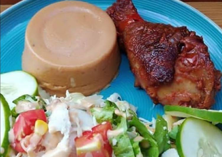 Moimoi with barbeque chicken and coleslaw