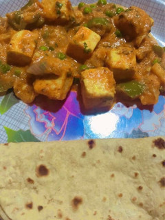 मटर पनीर (matar paneer recipe in Hindi) रेसिपी मुख्य फोटो