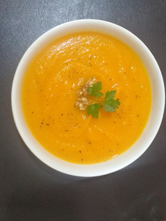 Una foto de Sopa crema de zapallo anco o calabaza - sana, fácil, rápida y económica