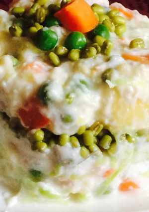A picture of Russian Indian Combo Salad.