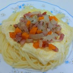 A picture of Pasta with milk sauce.