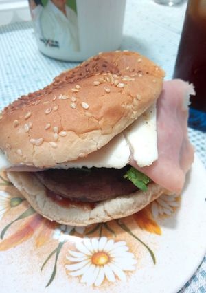 Una foto de Hamburguesa Yucateca