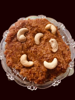 ગાજર નો હલવો (Gajar Halwa recipe in gujarati) રેસીપી મુખ્ય ફોટો