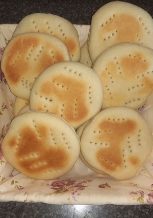 A picture of Chilean Hallullas.