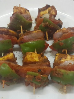 A picture of Pan grilled paneer tikka.