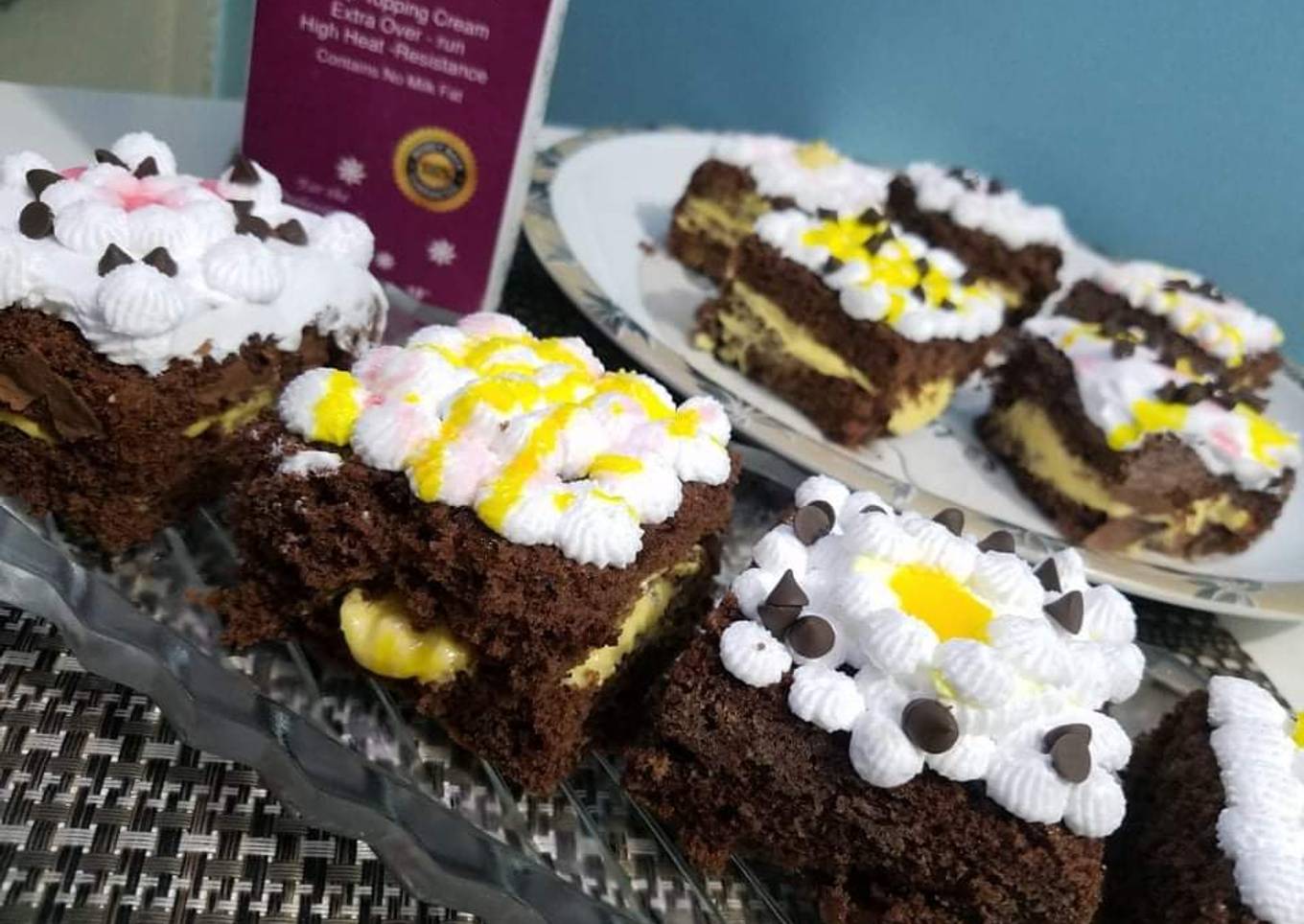 Mini chocolate and Mango mousse cake🍰