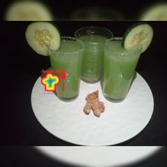 A picture of Peeled cucumber and ginger drink.