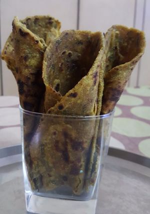 A picture of Methi Paratha.