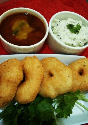 A picture of Tricolour Sambhar Vada.