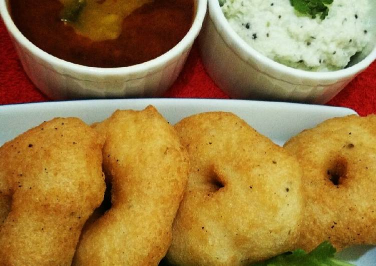 Simple Way to Make Ultimate Tricolour Sambhar Vada