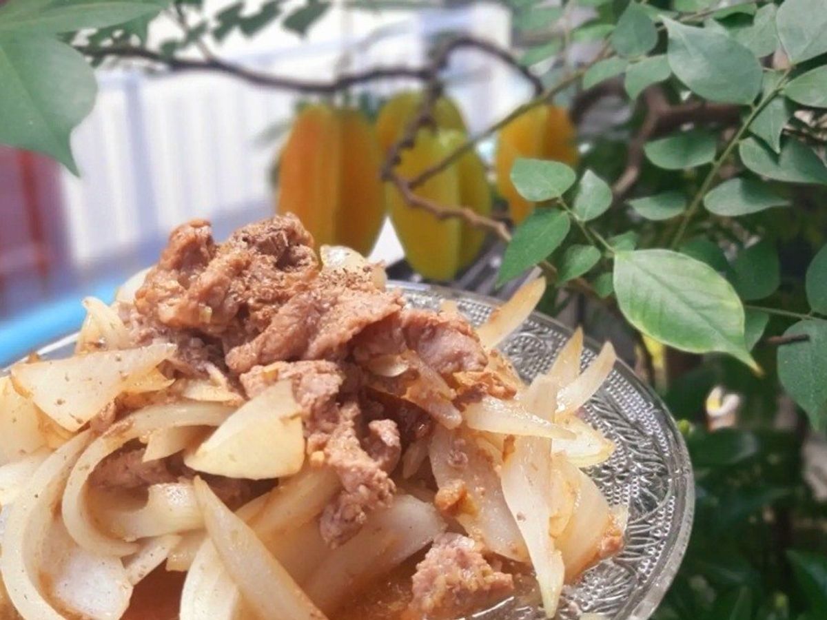 Bò xào hành tây