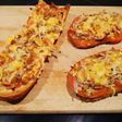 Pan-pizza o panini de atún y cebolla
