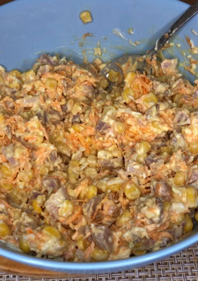 Салат з копченою куркою за 5 хвилин