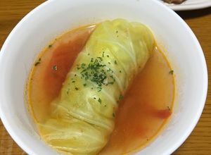 Hình của món Canh bắp cải cuộn kiểu Nhật { コンソメ味のロールキャベツ }.