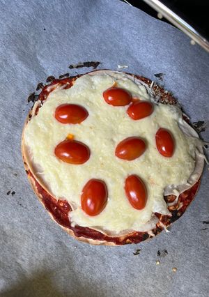Tortilla pizza recept fotója