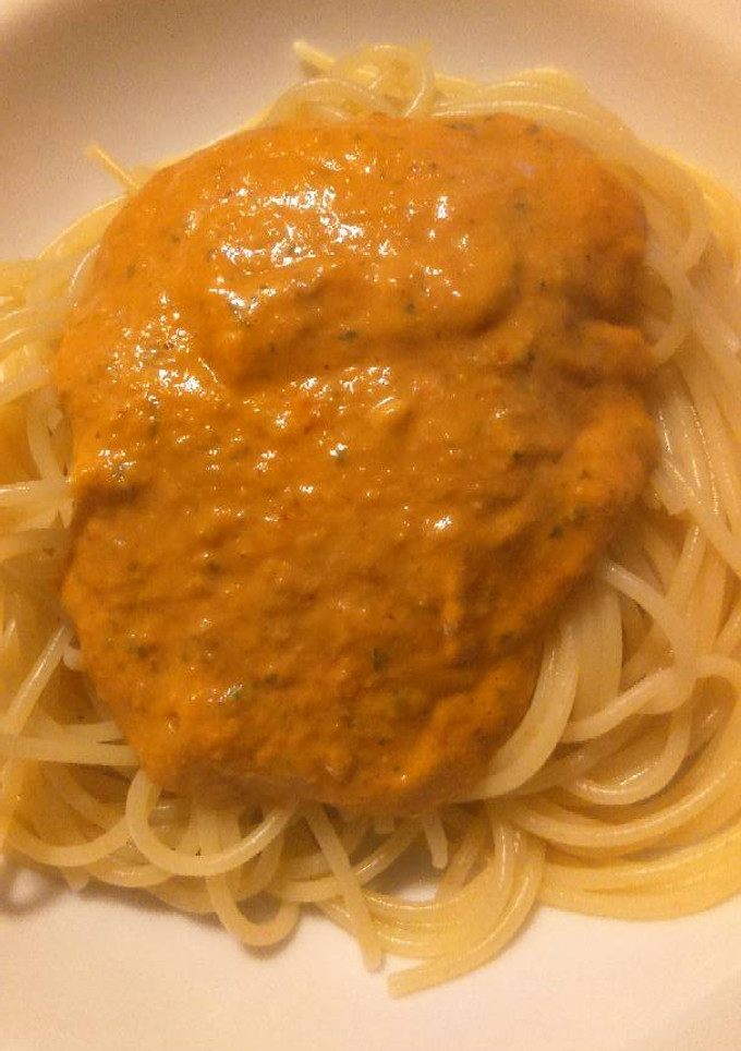 Una foto de Pasta al pesto rojo