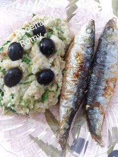 Foto de Sardinhas assadas no forno com Açorda de Alho e Coentros