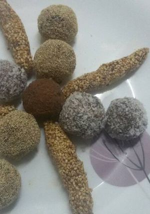 صورة لوصفة كرات التمر حلا خفيف وصحي