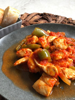 Una foto de Solomillitos de pollo entomatados en Olla FussionCook FC7 Smart